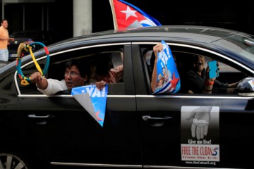 Activictas por la liberación de los cinco cubanos, considerados héroes en la isla, salieron a las calles a festejar el regreso de los tres últimos que quedaban en Estados Unidos